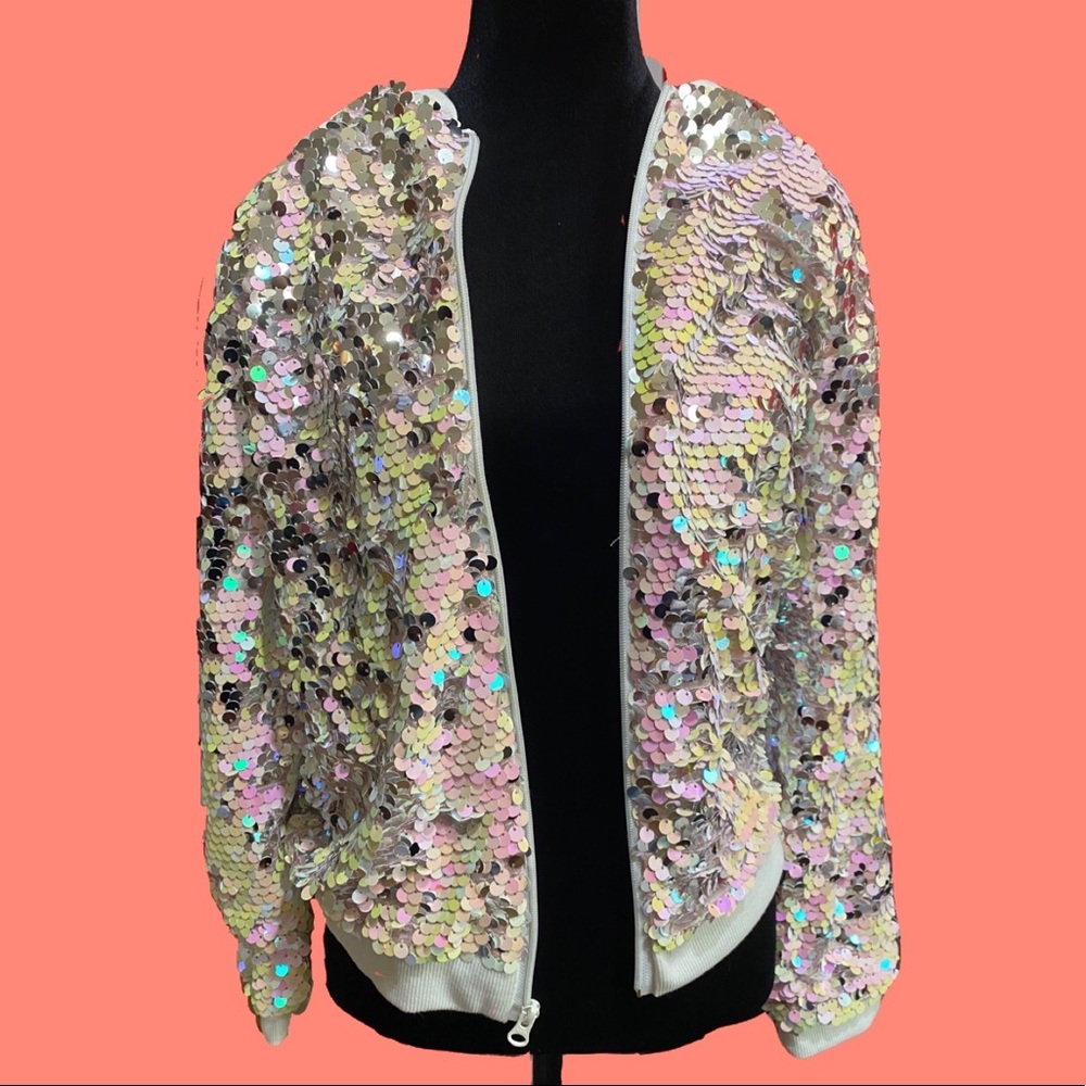More than magic jacket - size XL kids / fits an S and maybe M in adult and youth